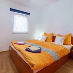 Anamarija Apartman